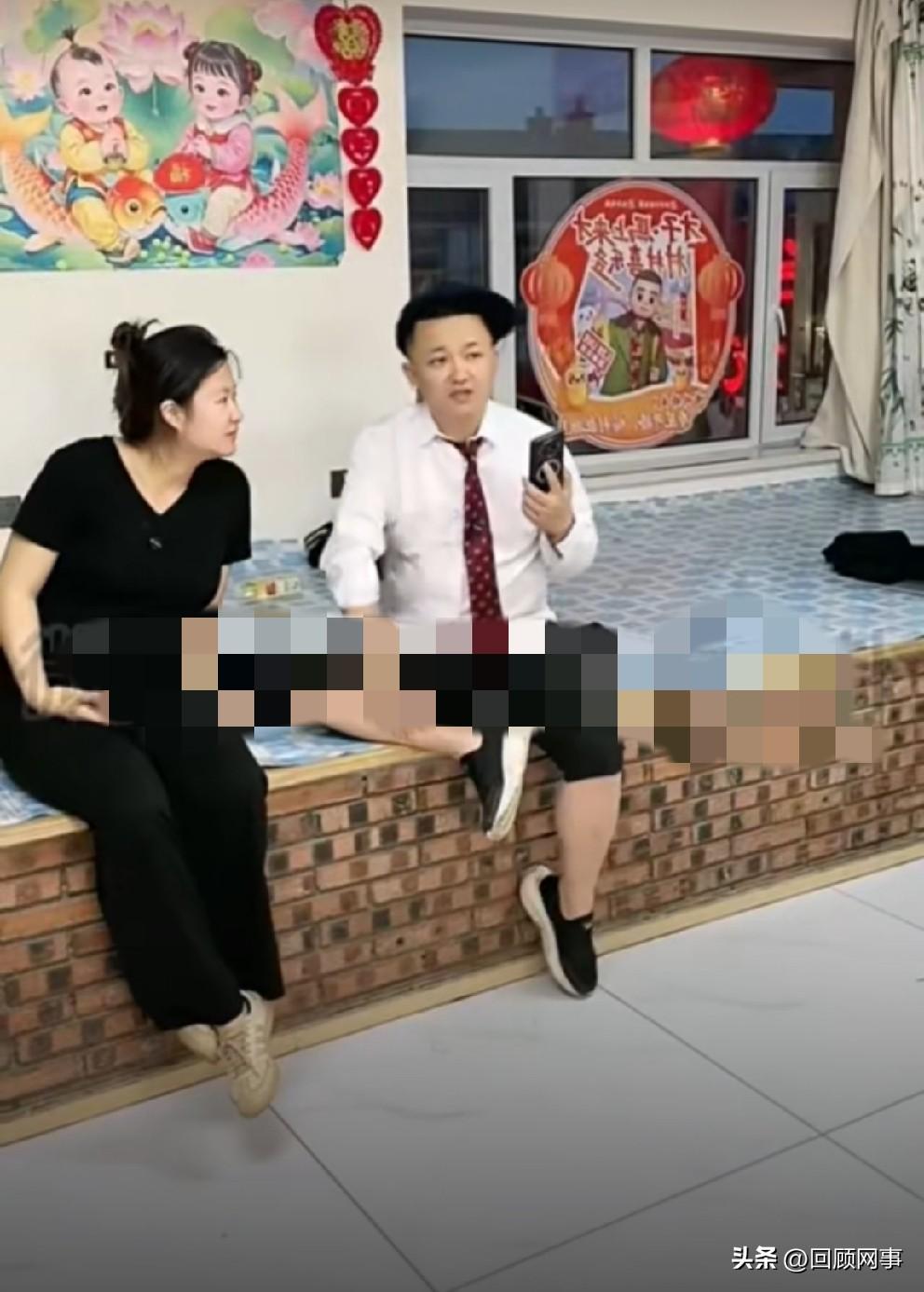 阿厦、大佬媛夫妇被迫离开“曙光村”，叮嘱才子抓紧处理。

          “