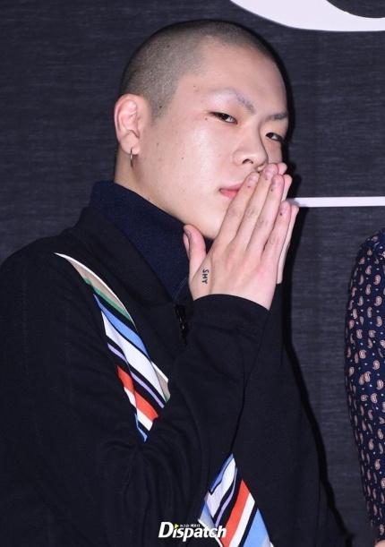 歌手 吴赫  将于12月在首尔举行婚礼，所属公司没有透露新娘的身份以及婚礼相关的
