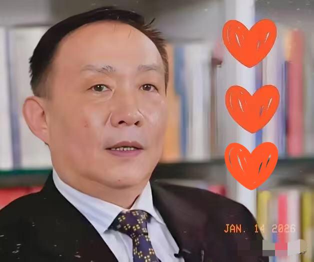 卢麒元这回算是把天窗给捅亮了。  
听着刺耳，但理儿说得真透彻。

他没点名道姓