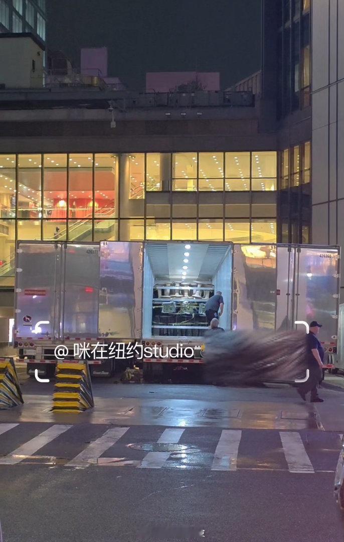 霉霉婚礼道具霉霉婚礼道具有！霉霉婚礼上的道具霉霉高级定制婚纱