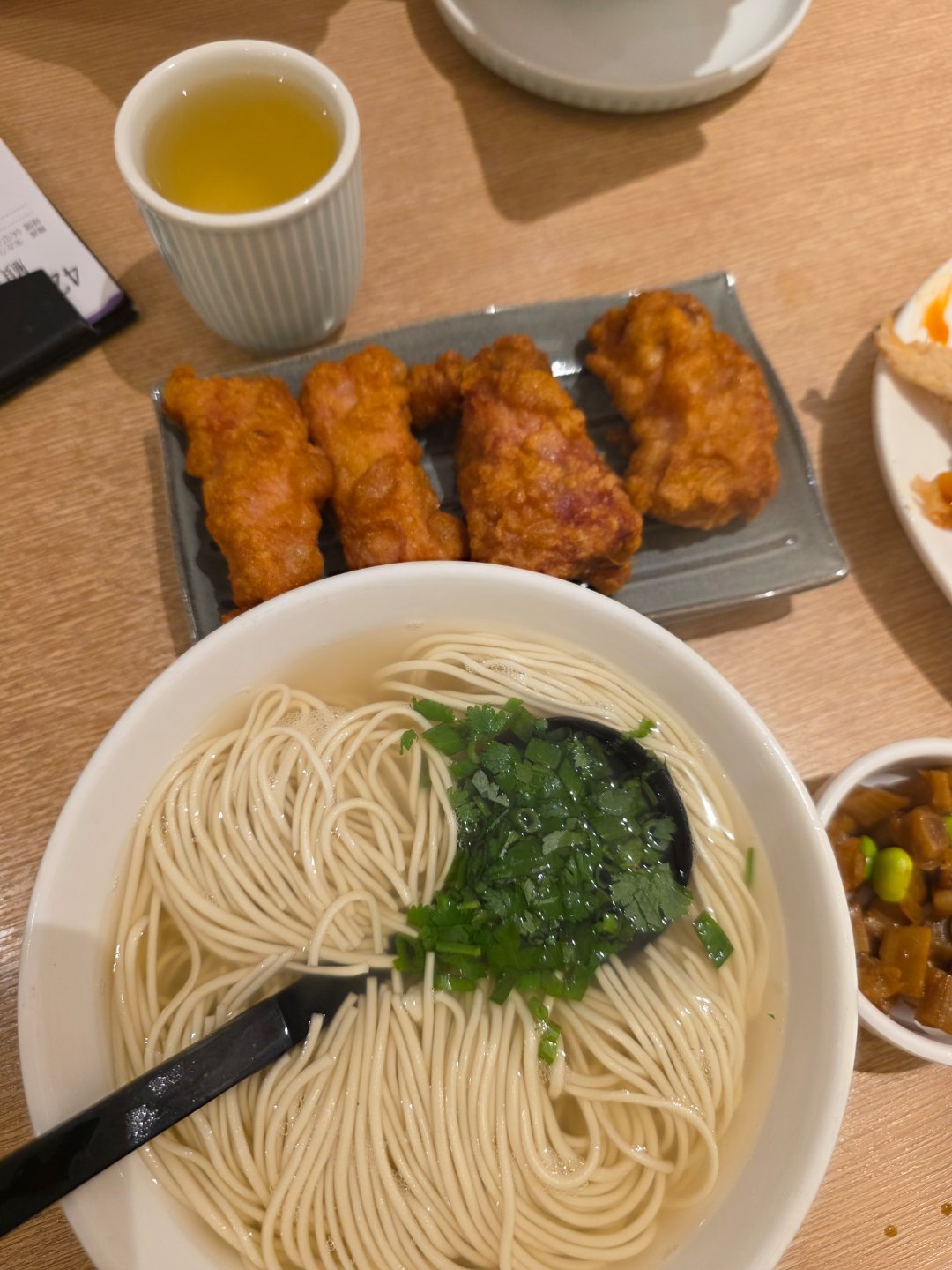 晚餐吃上海菜太滿足了，松子魚好吃吃飽干活去了！ 