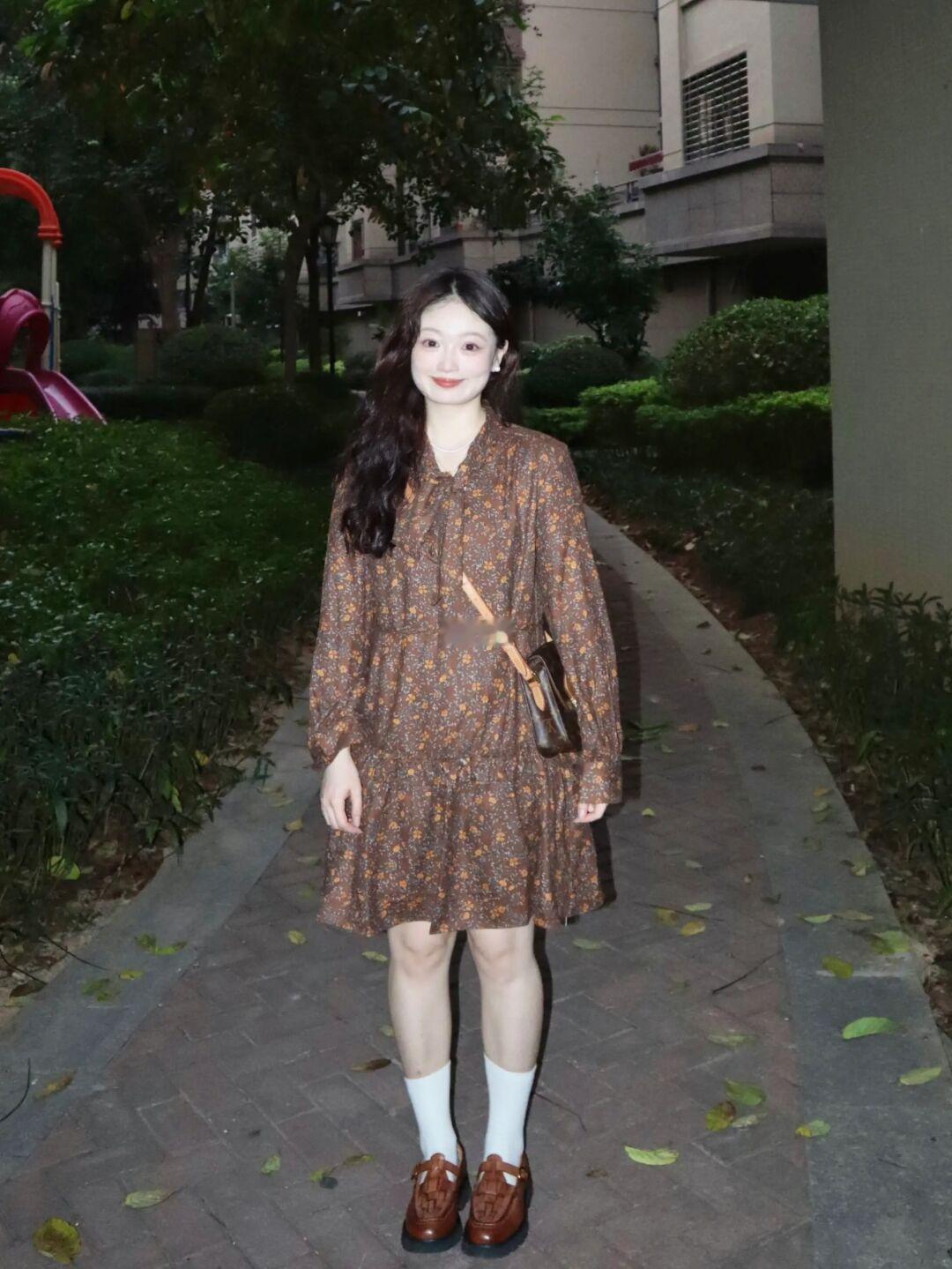 微胖女孩秋天的漂亮衣服也太多啦！！！