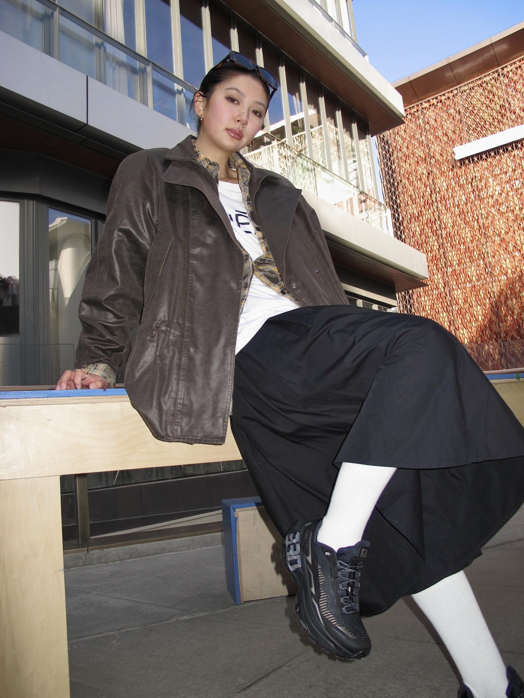 出门溜溜腿😋。走了一万多步，鞋真是选对了！最帅黑武士 轻得没什么存在...