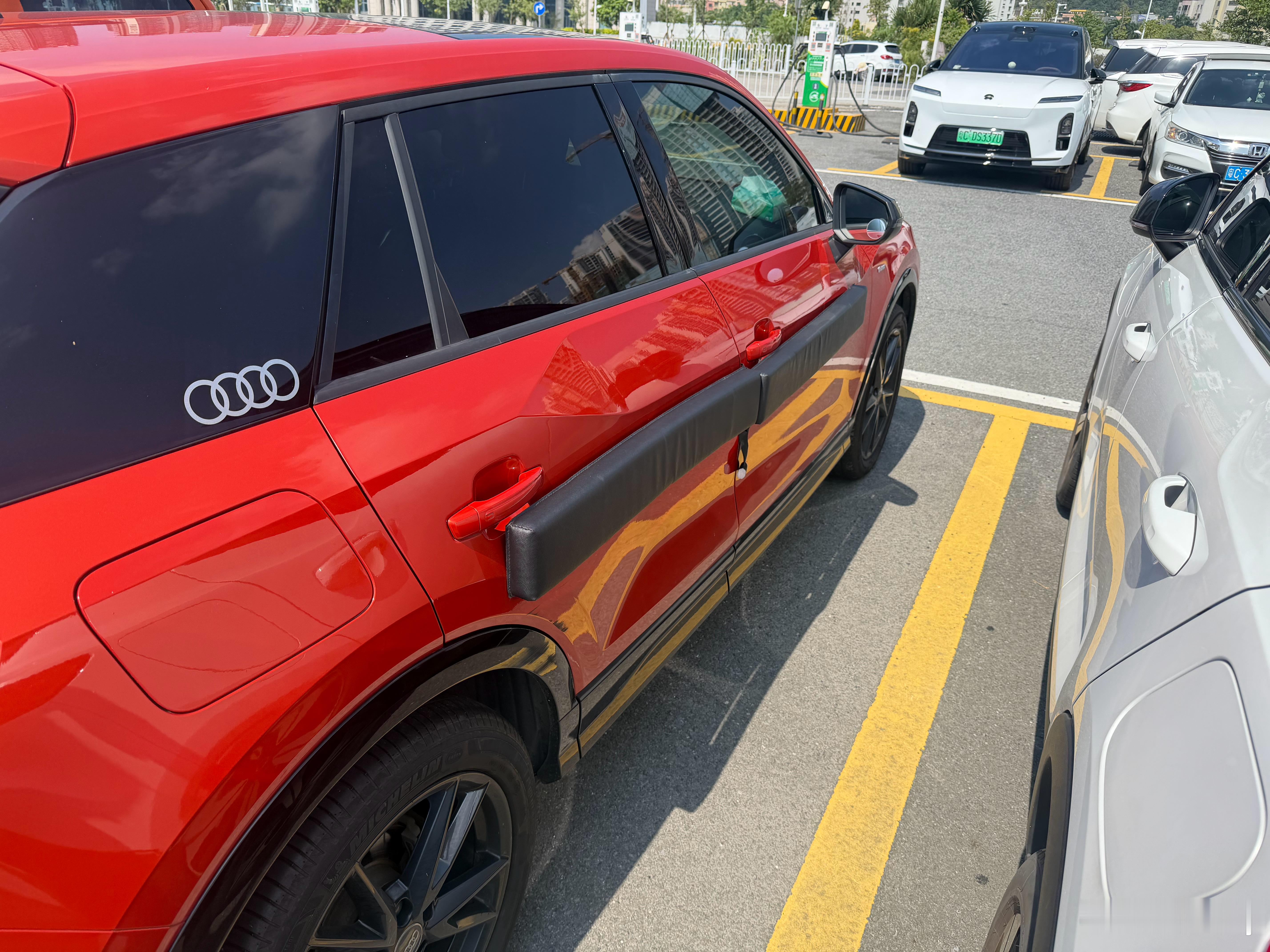 她一定很爱这台车吧[泪] ​​​