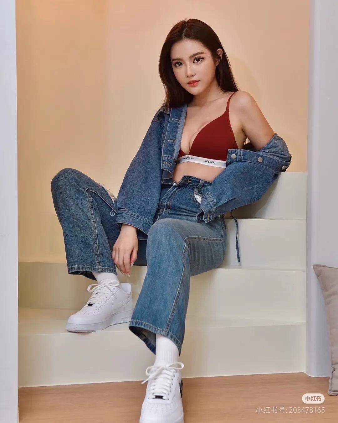 发优质内容享分成话说台湾近几年就推出了许多颜值和气质都相当不错的新晋模特，而黄书