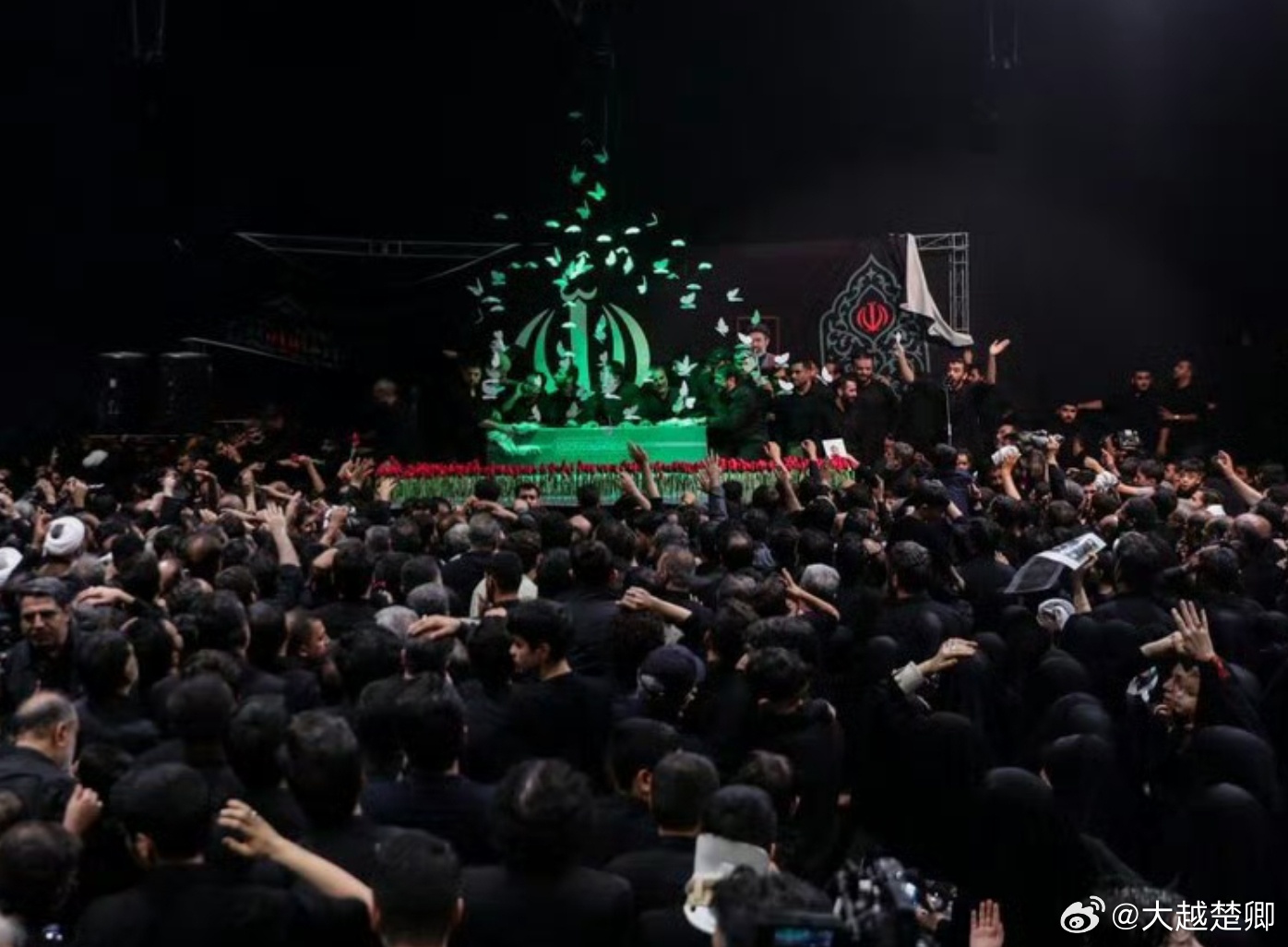 伊朗为哈梅内伊等举办葬礼。 
