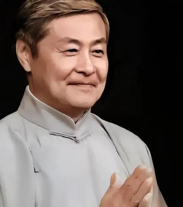 刘伟曾是相声界宠儿，与冯巩搭档红遍全国，春晚舞台上的他幽默机智，令观众捧腹。然而