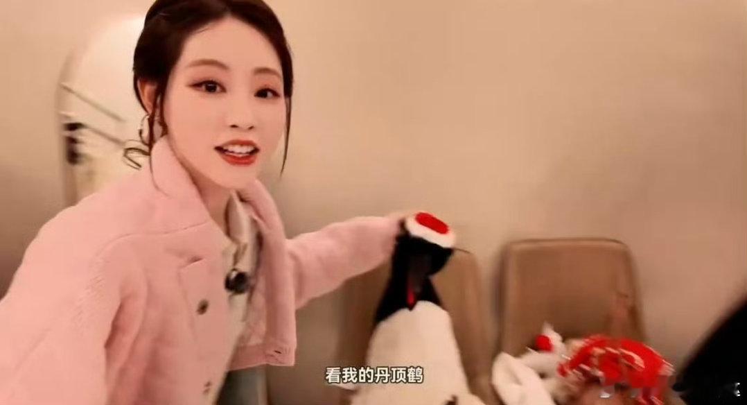 祝绪丹的真诚拿得出手周五晚高疯总能被祝绪丹的小细节打动，换造型还会贴心询问他人喜