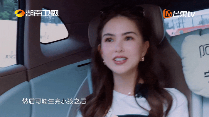 昆凌搞不定孩子就找周杰伦中餐厅南洋拾光季中餐厅 昆凌说育儿不易，但看到周杰伦与女