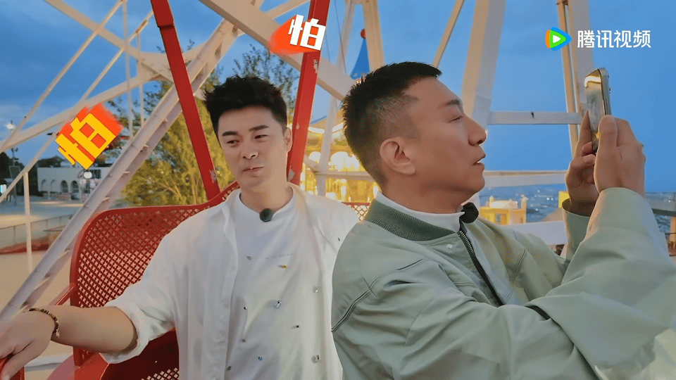 陈赫害怕但要出片 陈赫在巴塞罗那坐游乐设施时，刚升到高处就满脸害怕，看得出来很紧