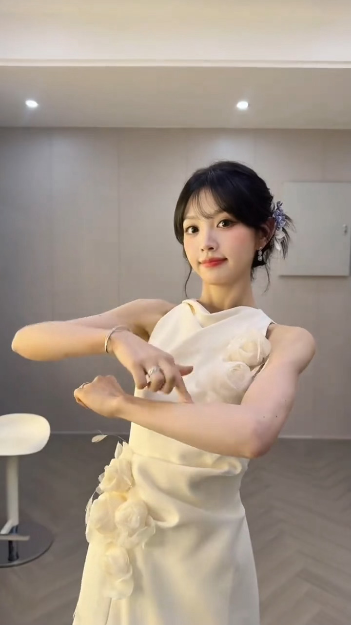 这个田曦薇世萌一来的