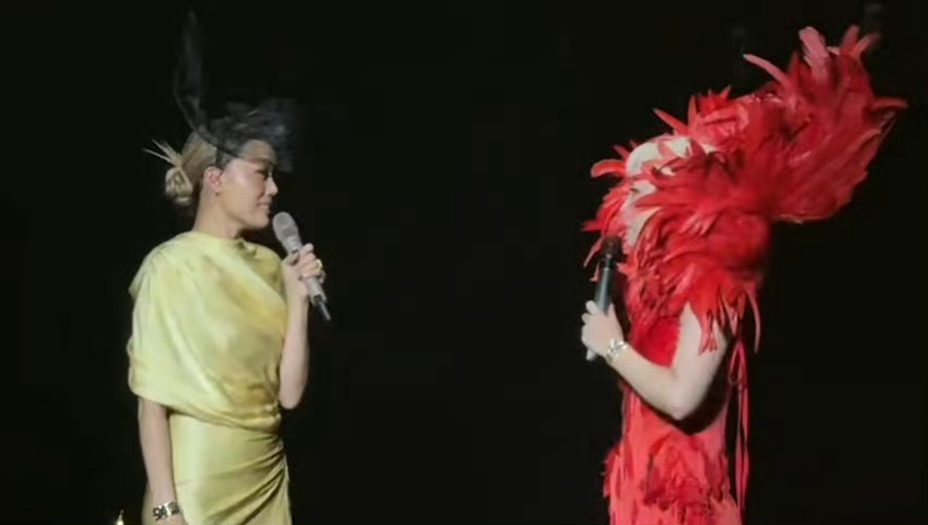 周笔畅容祖儿演唱会界魔丸灵珠周笔畅容祖儿演唱会不务正业！红裙“魔丸”疯癫搞怪，黄