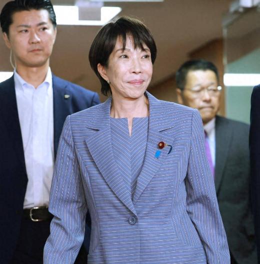 最后通牒！
日本慌了求访华，
已经晚了！


日本走了步险棋
连续十三年增加军费