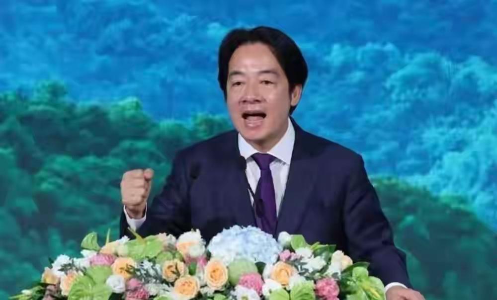 统一信号全面释放！美国弃台自保，台军人心涣散，洪秀柱道出终极真相
 
台海局势，