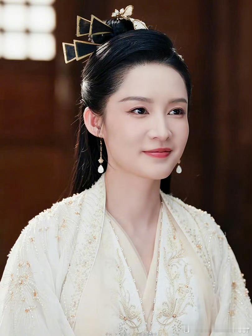 #林婉儿好像恋综主持人# 哈哈哈哈哈，林婉儿一下子从嘻嘻到不嘻嘻[哈哈]上一秒还