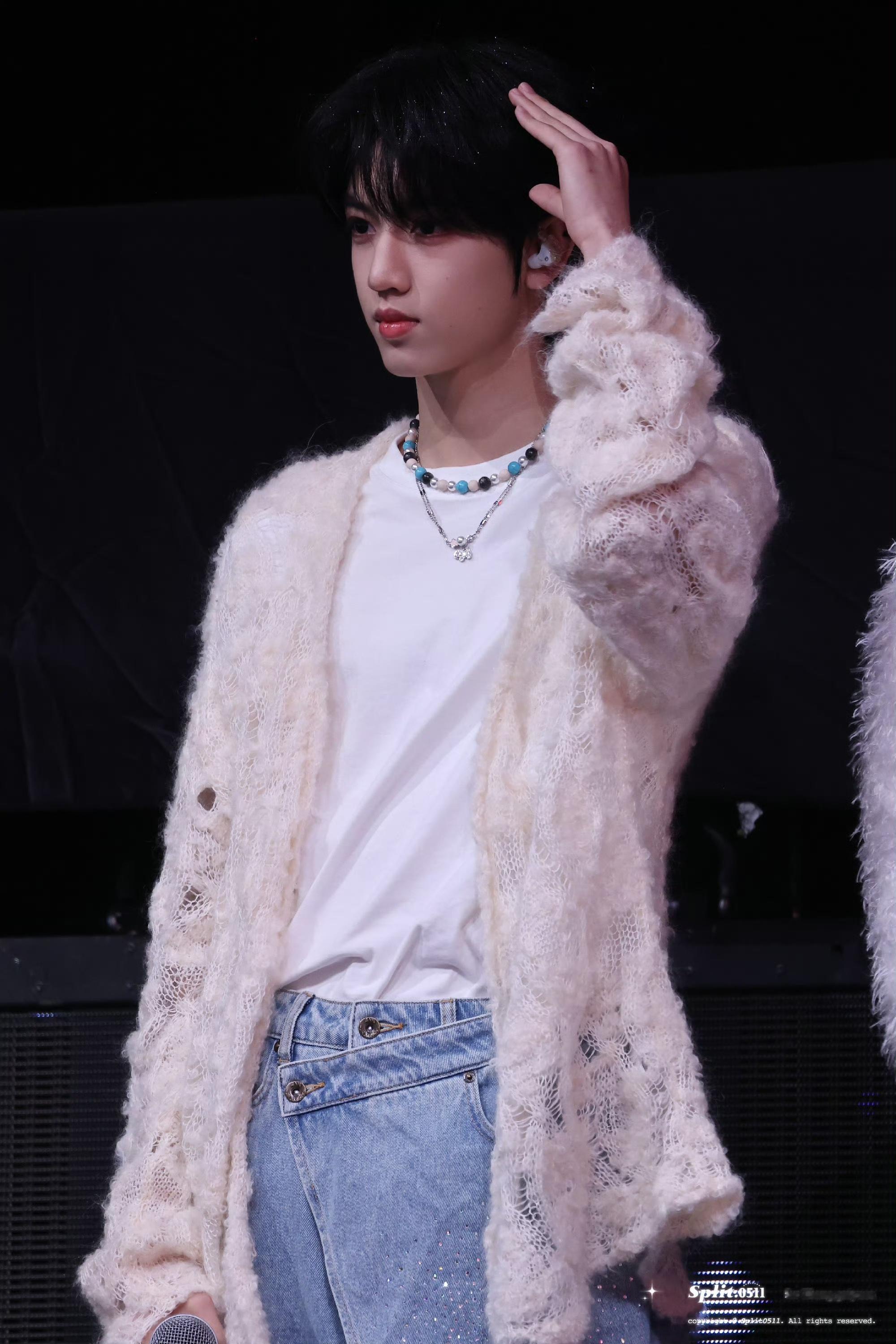 张桂源语音聊天就问谁听完的“不要太想我哦，晚安”能睡着啊？此男就这样隔着屏幕撩到