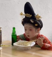 李幼贞在现代重生的样子《锦绣芳华》张雅钦演李幼贞，小演员演小李幼贞两个都是可爱，