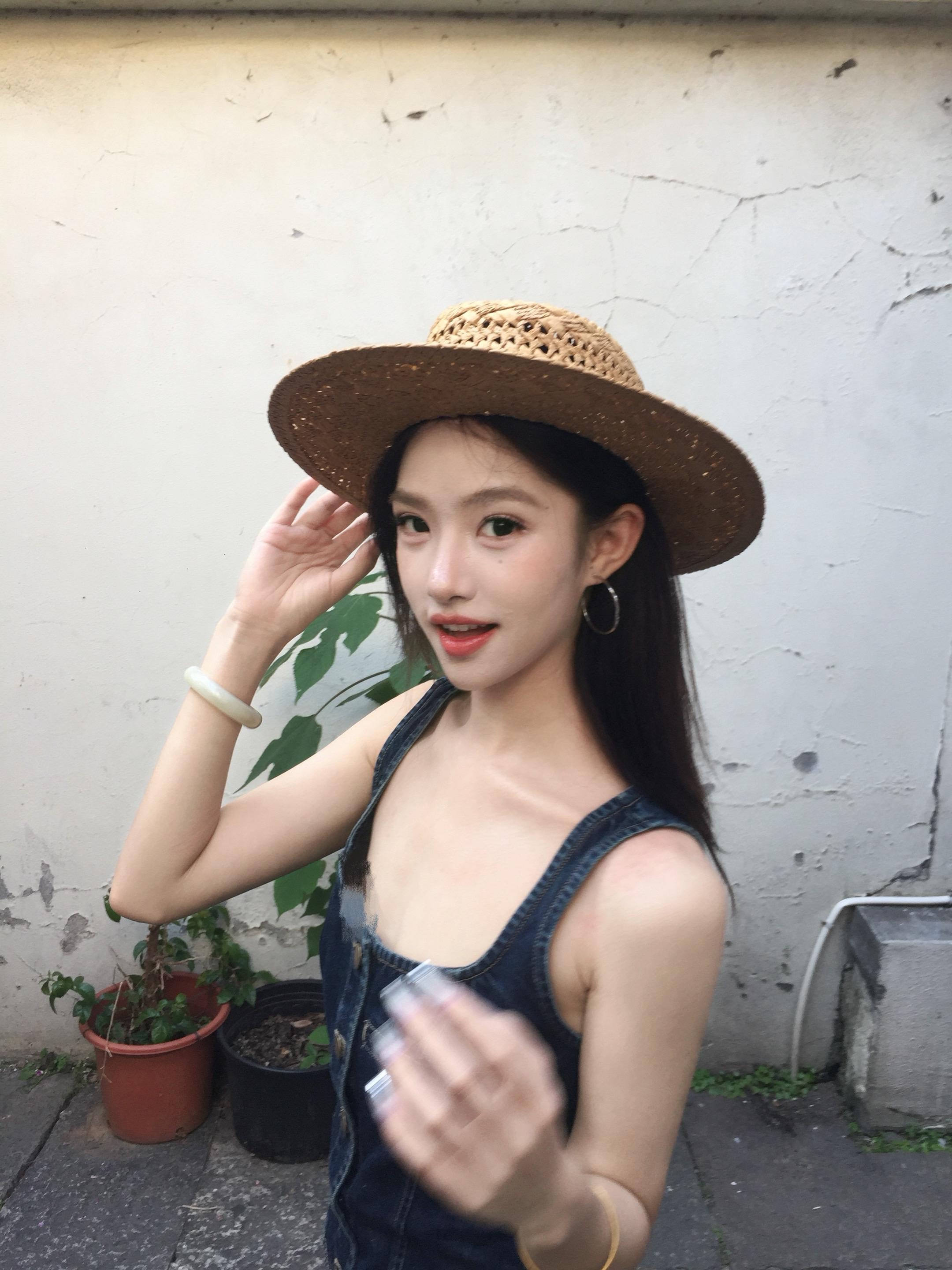 世界上最澄澈的事物 不过是遇见你的第一眼