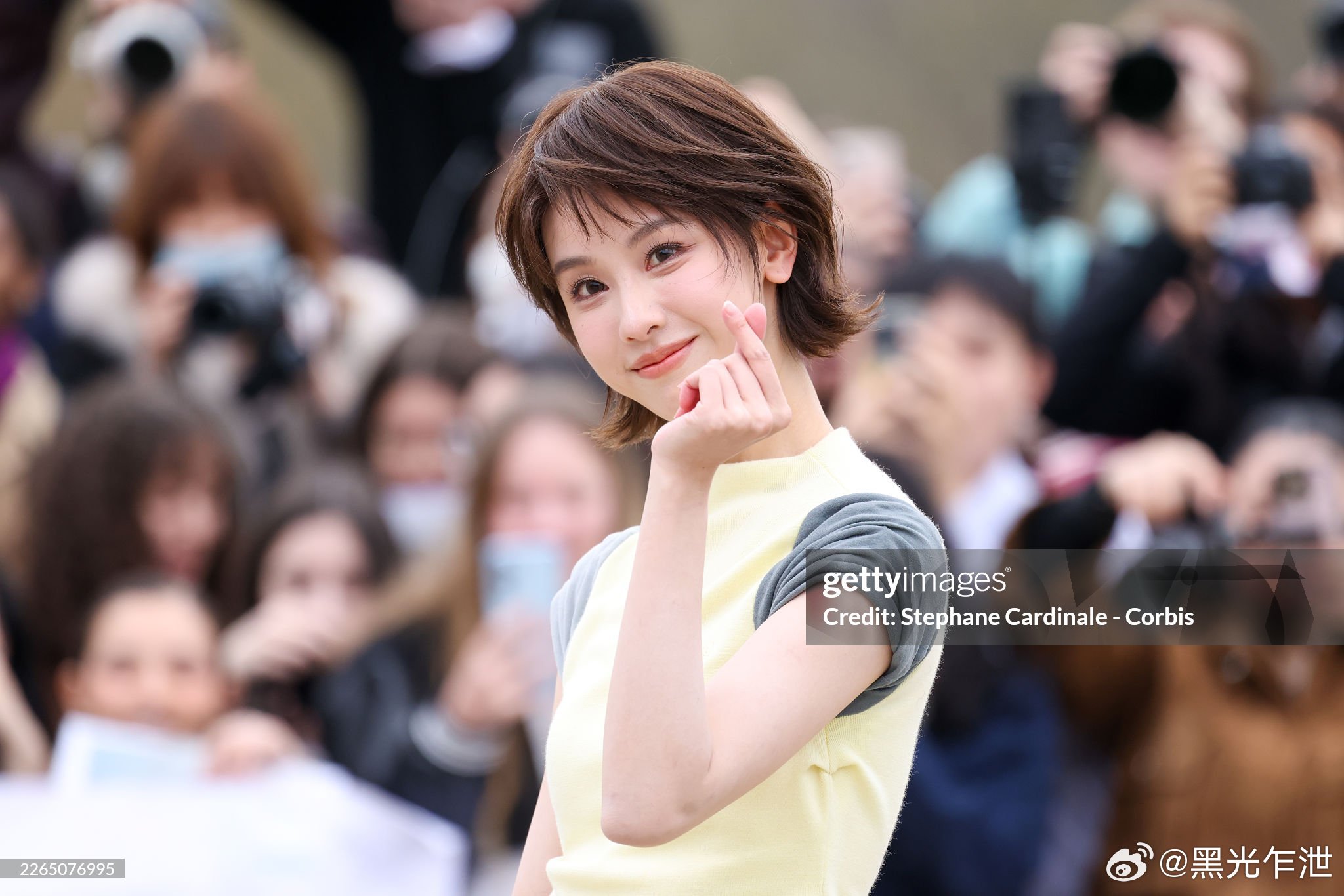 陈都灵出席Loewe秀场： 