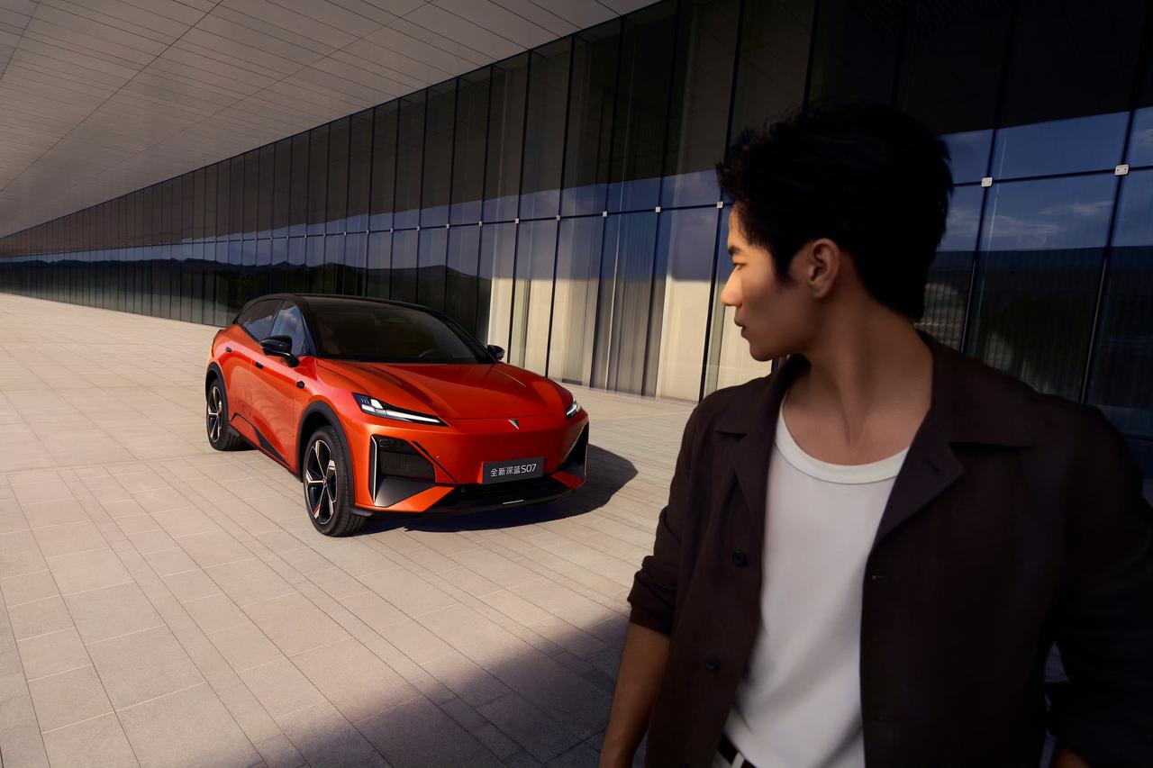 中国6大电池生产商：

1、宁德时代，中国，36.8%；
2、比亚迪，中国，15