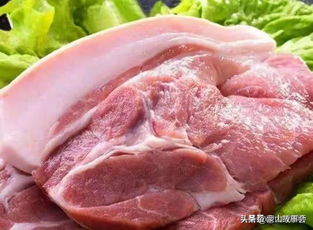 生猪价格4元，养殖户不得赔掉裤子！我家都是媳妇买菜，我也不太关心肉价，今天媳妇回