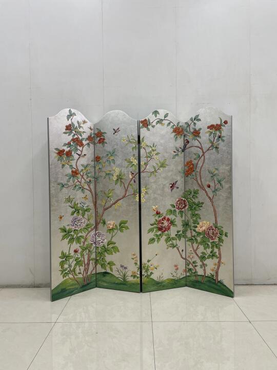 手绘银箔花卉屏风