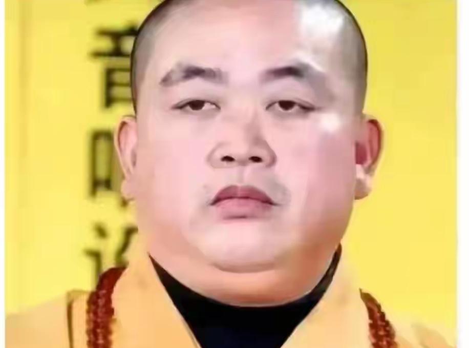 以佛法为盾，资本为矛，活出了全世界独一份。
一个所唱的得道高僧，硬是将“和尚”二