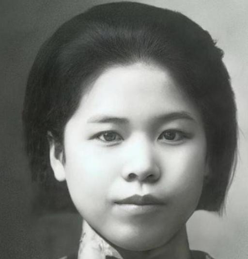 [太阳]1947年，杨虎城将军的夫人被绑在床上扒下裤子，特务往她大腿上扎进针剂，