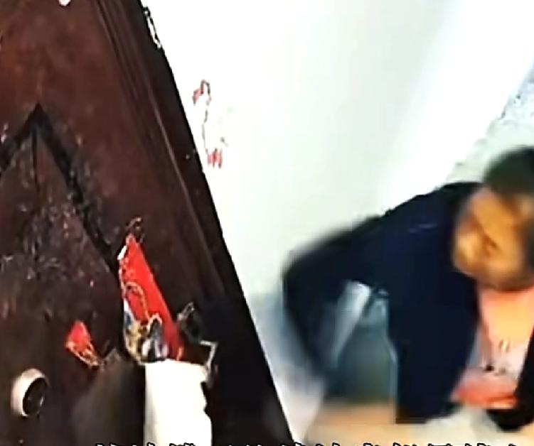 打败魔法的永远还得是魔法
吉林长春一位男子终于如愿以偿买到了心仪的房子，可是刚住