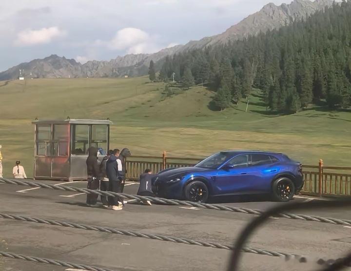 据说是智界的新车。