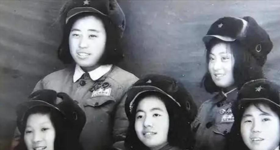 抗美援朝时，5名中国女战士被美军包围后主动投降，此后下落不明，大家都以为她们早已