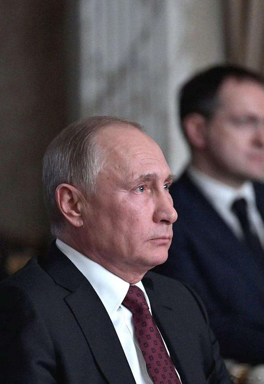 俄罗斯在乌克兰每周损失7000多士兵，相当于每周损失一个旅，而且根本停不下来，没