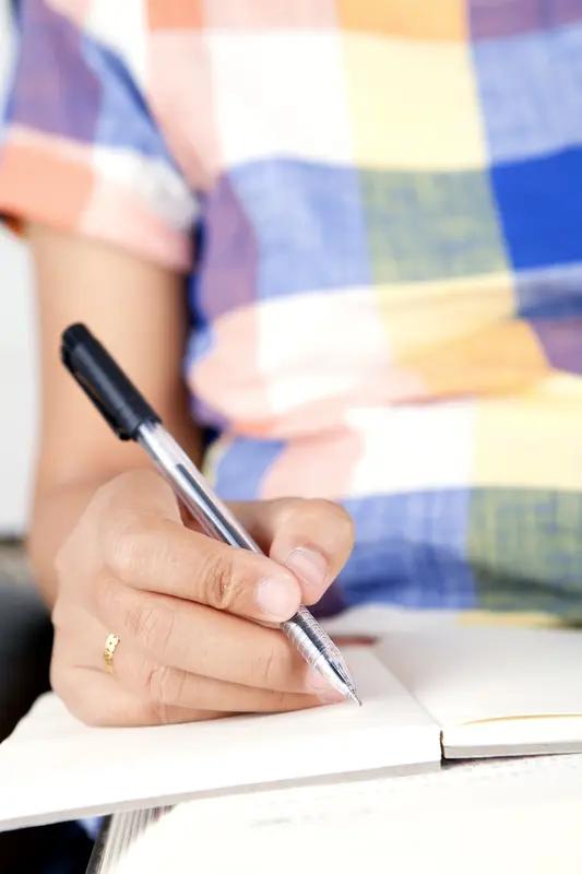 内向的人在职场上也有很多好选择。像编程就很适合，我有个朋友性格内向，但编程能力超