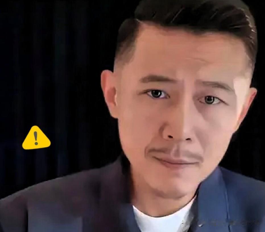盯着大冰的履历看半天，我突然觉得，所谓的“斜杠”，不过是生存压力下的极限折腾。