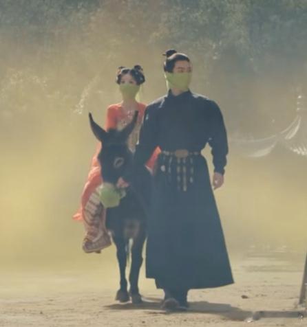 子夜归的驴跟对人了驴面罩这个神来之笔太戳了！武祯梅逐雨连坐骑都当家人宠，这才是古