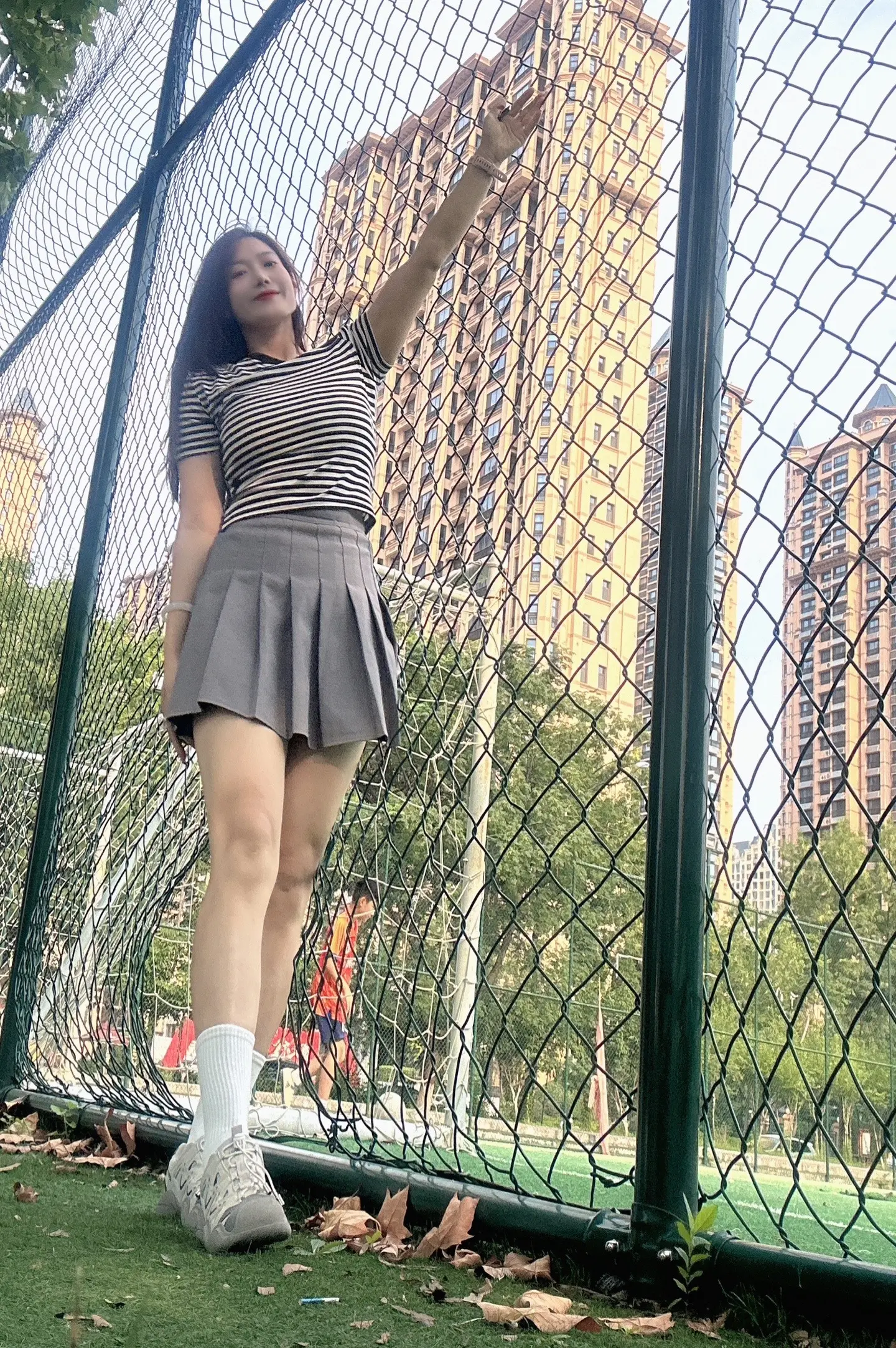 杨绛先生说:“岁月不声不响，你且不慌不忙。在凡俗的烟火里，愿以素心，阅来日方长”