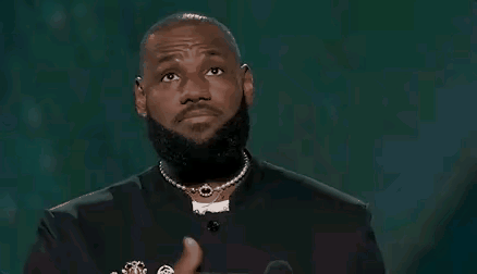 从荣誉、数据和统治力来看，詹姆斯是历史最强小前锋的结论基本无争议！

4冠4FM