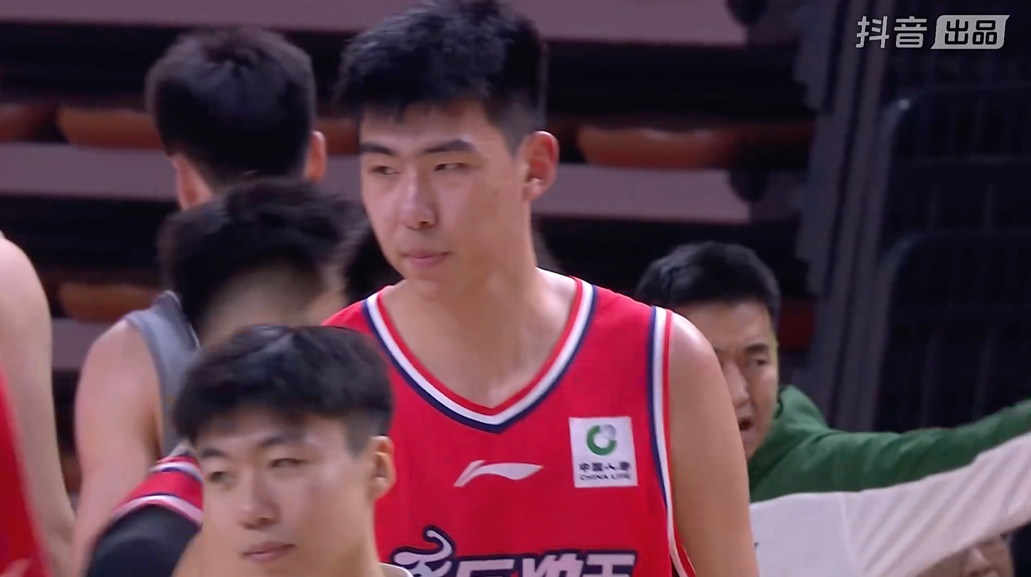 徐昕今天：24分14篮板2助攻2盖帽1抢断，其中加时赛独得8分，算是为常规时间最