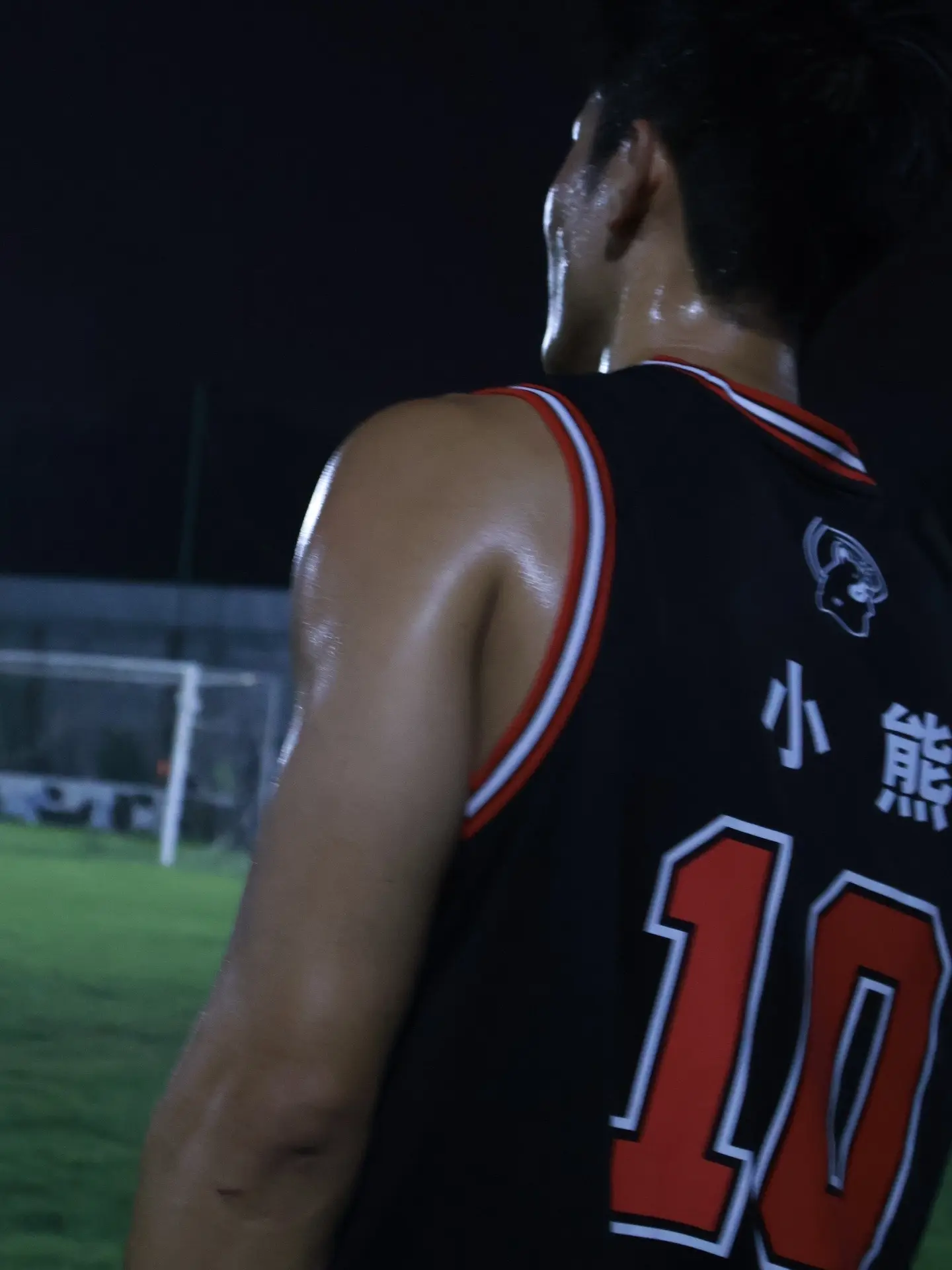 汗如雨下💦。