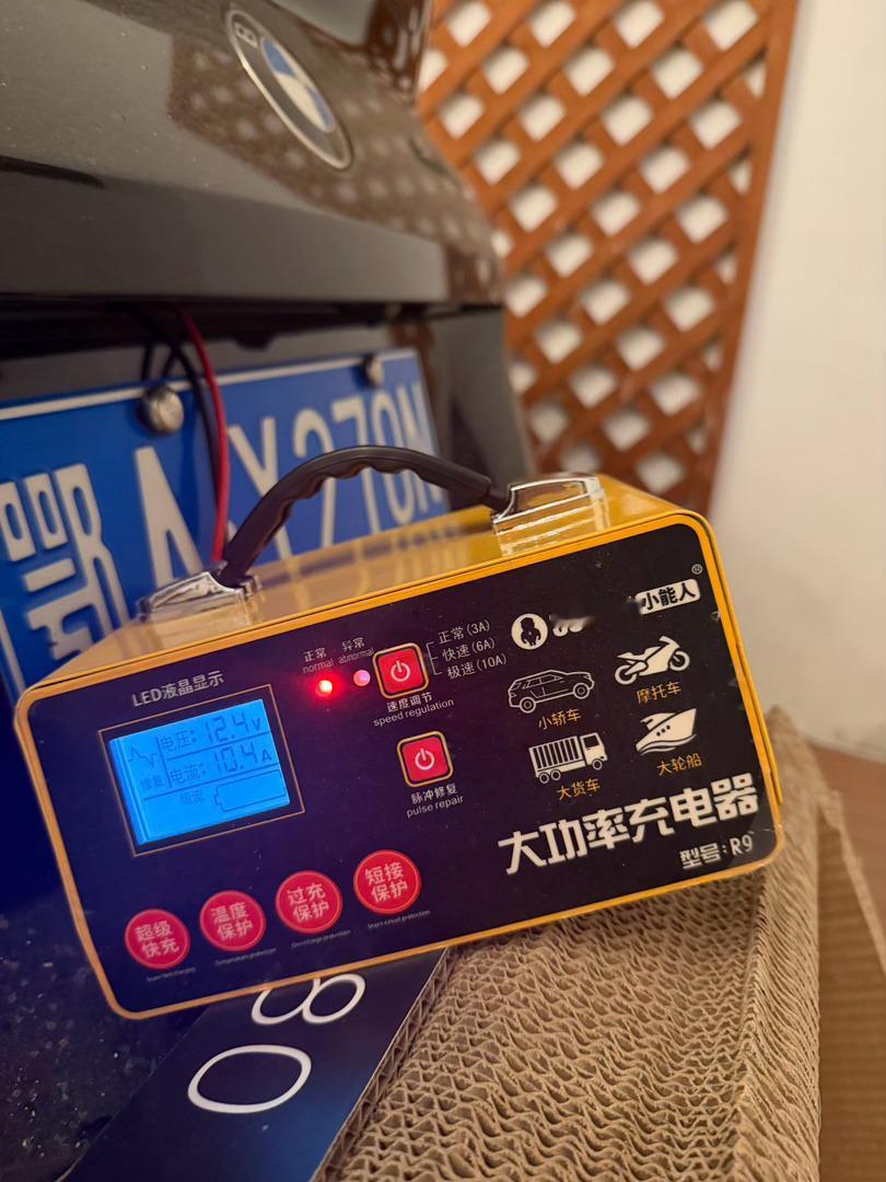 人一旦拥有了电车确实油车就开的少了还得时不时给车充充电[挖鼻]保证车能打得着所以