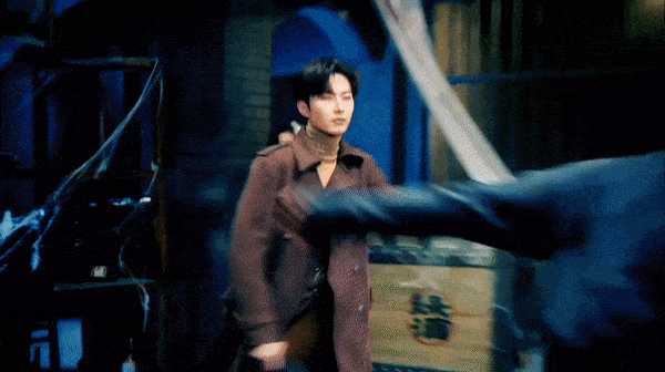#孔雪儿李歌洋新剧开播# 最让人上头的果然还得是军统之恋了呀，尤其是看到追妻火葬