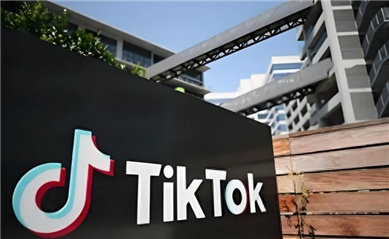 TikTok通知美国用户将暂停服务 新华社快讯：TikTok公司当地时间18日晚