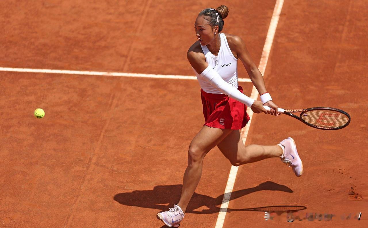 郑钦文晋级罗马站8强，保分成功

2025WTA1000罗马站第四轮，中国🇨?