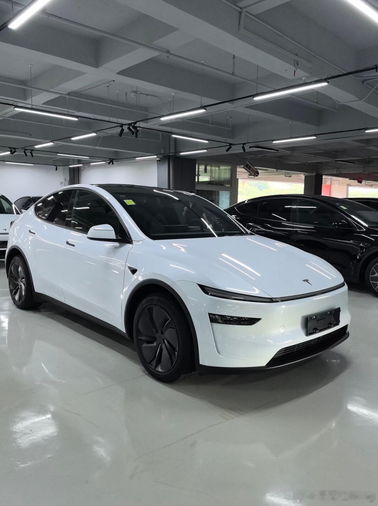 特斯拉 出来几台包牌包税过户的车 26款model YL 339000 黑32.