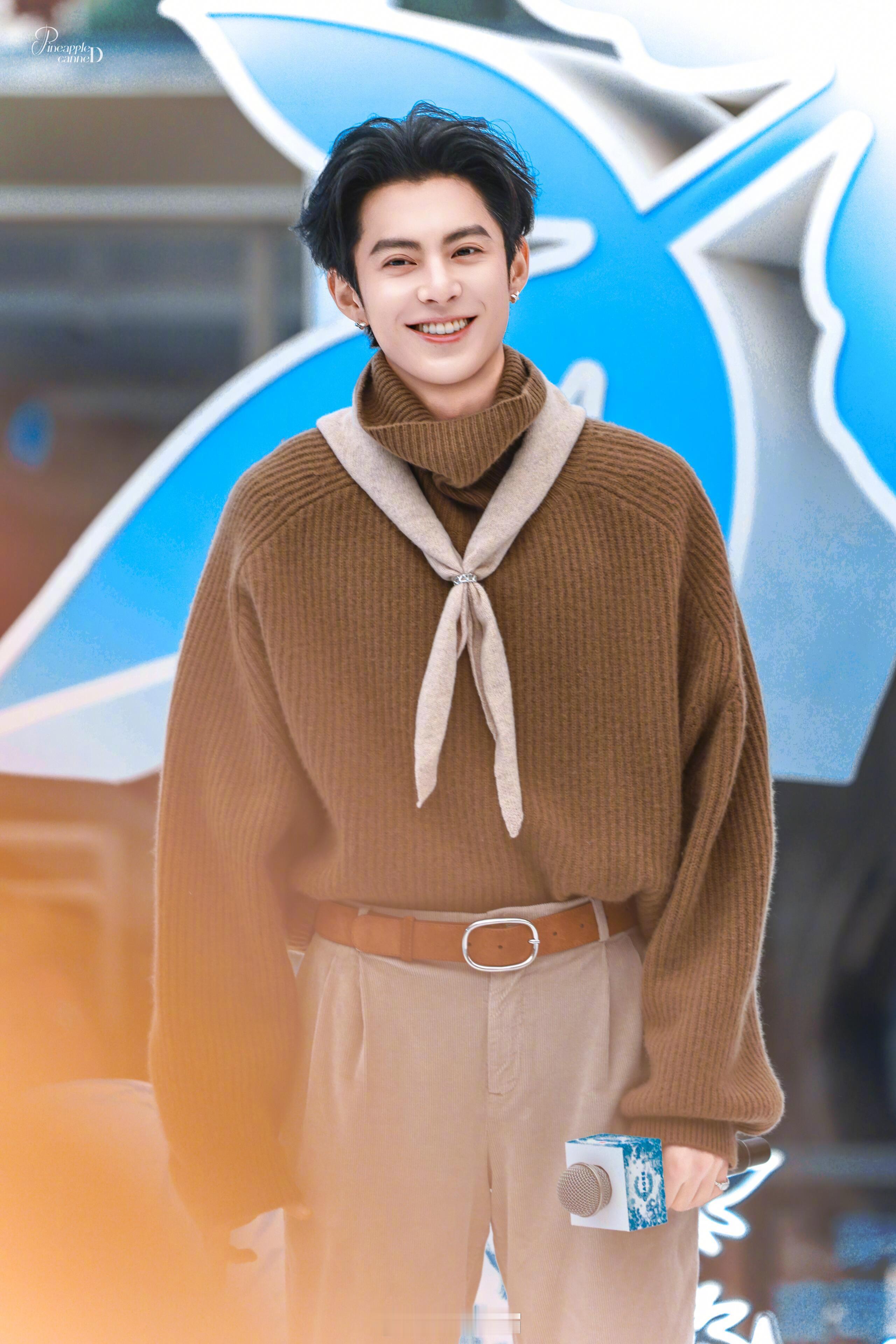 王鹤棣线下活动帅的我好舒服