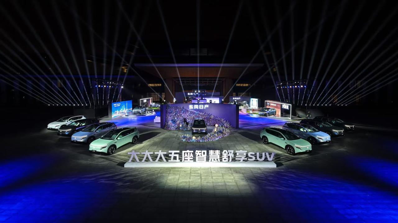 作为宝妈，最近换了东风日产NX8，带娃跑兴趣班真的省心太多，聊聊真实体验。
车门