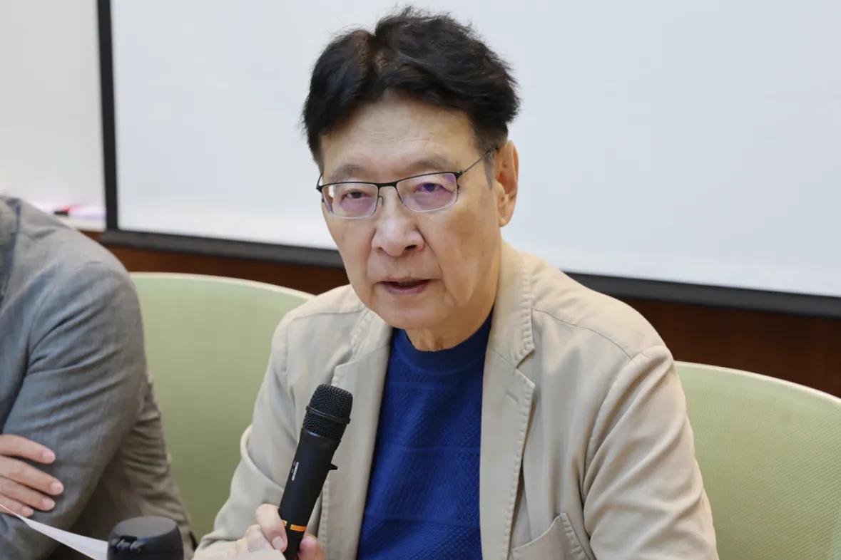 赵少康心脏停止工作3小时，啥情况？
最近一段时间，岛内政论节目《少康戰情室》少了