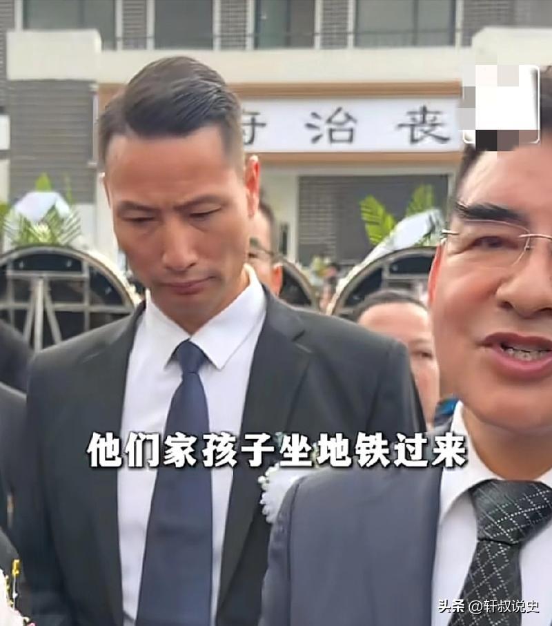 1月26日，陈光标：“梁小龙的孩子在超市打工，到追悼会现场还是坐的地铁过来，我看