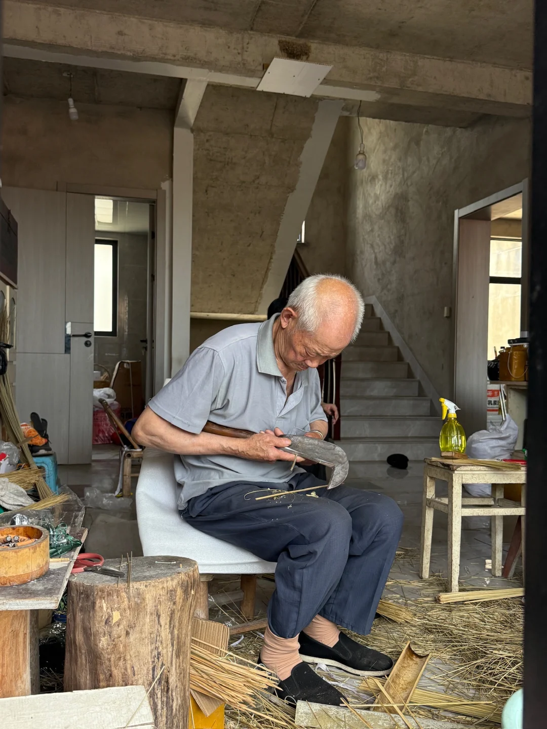 手作扇子被骂资本运营，国外贴牌却说值得