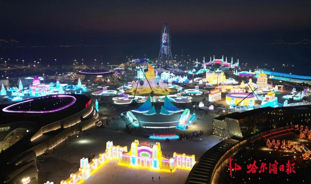 冰雪大世界热度涨5倍！登上榜首！

第二十七届哈尔滨冰雪大世界将于17日10时开